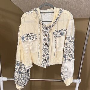 POL Cream Hooded Button-Up Blouse with Blue Floral Trim